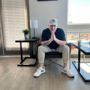 Meet your Posher, Addison